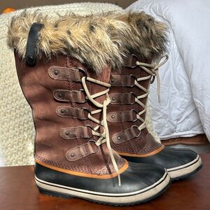 Sorel Tan and Black Fur-Trimmed Winter Boots